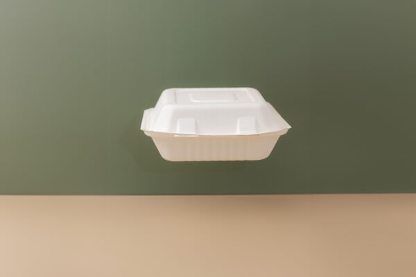 8''X8''X3'' Sugarcane Bagasse Clamshell Container - Image 2