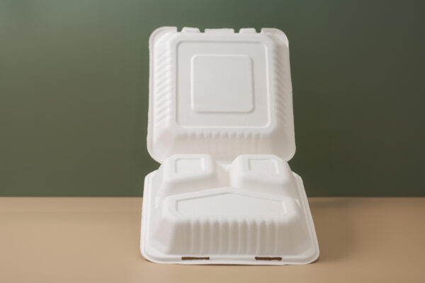 9''X9''X3'' Sugarcane 3 Compartment Bagasse Clamshell Container - Image 4