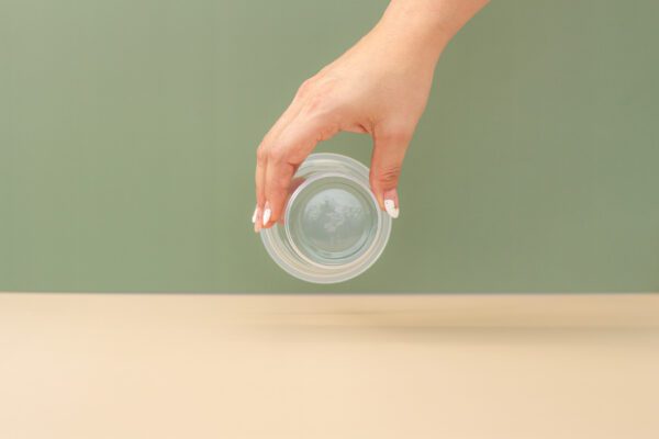 Y-Shape 95mm PP Plastic Cup (22oz) - Clear - Image 3
